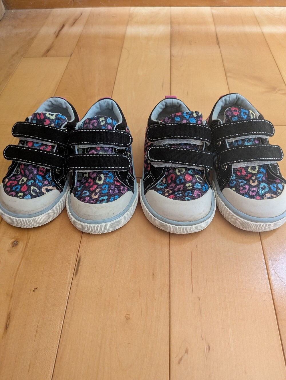 See Kai Run Robyne Black Leopard Sneakers Size 6&7 - Picture 5 of 6